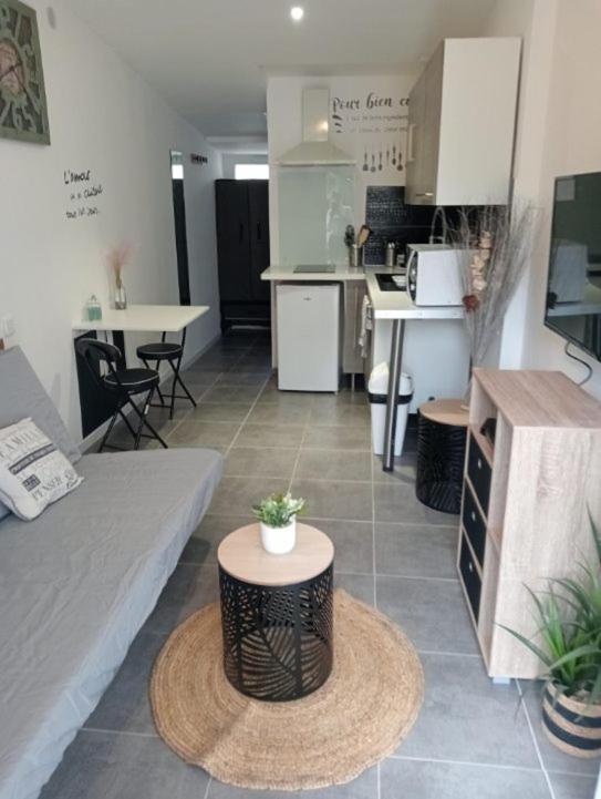 Cosy Avec Jardin Proche Centre Et